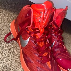 Nike Lunarlon basketball shoes